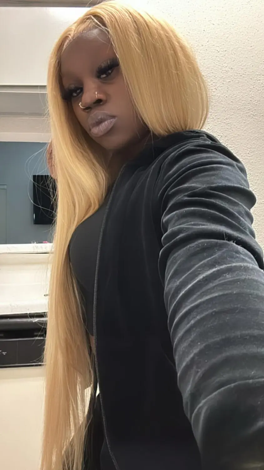 Escort Model Shariyah - 5