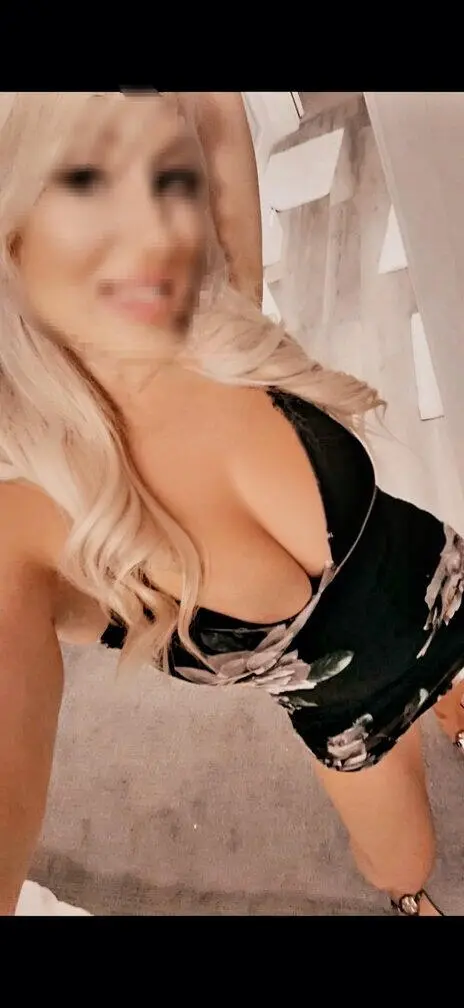 Escort Model Sixx