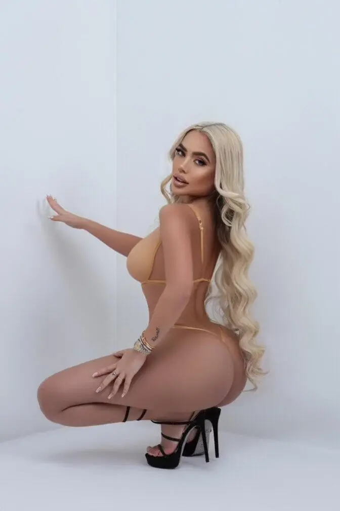 Escort Model Sofia - 5