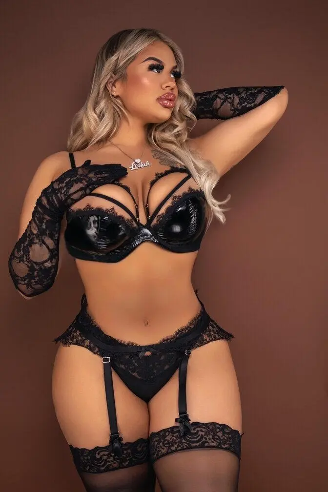 Escort Model Star Amor - 5