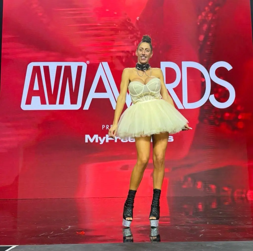 Escort Model Therealtallsisters - 6