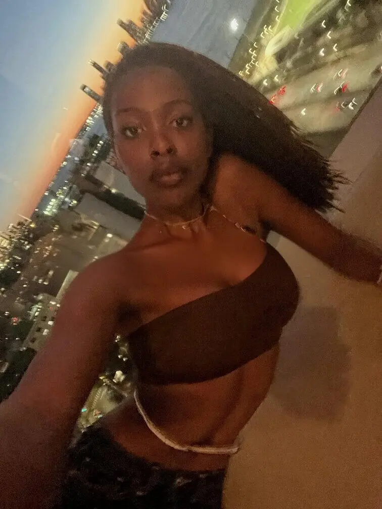 Escort Model Tia Useni - 3