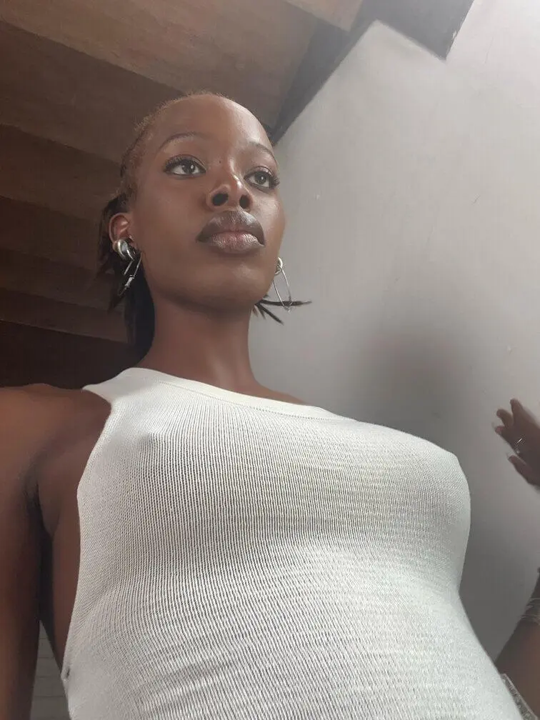 Escort Model Tia Useni - 5