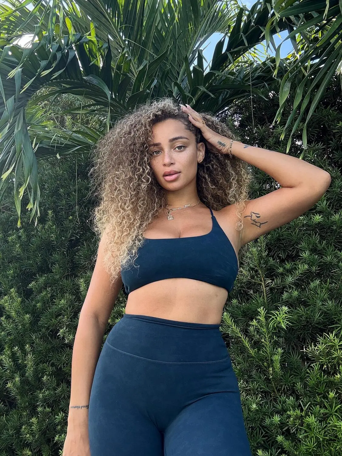 Escort Model Tori Green - 4