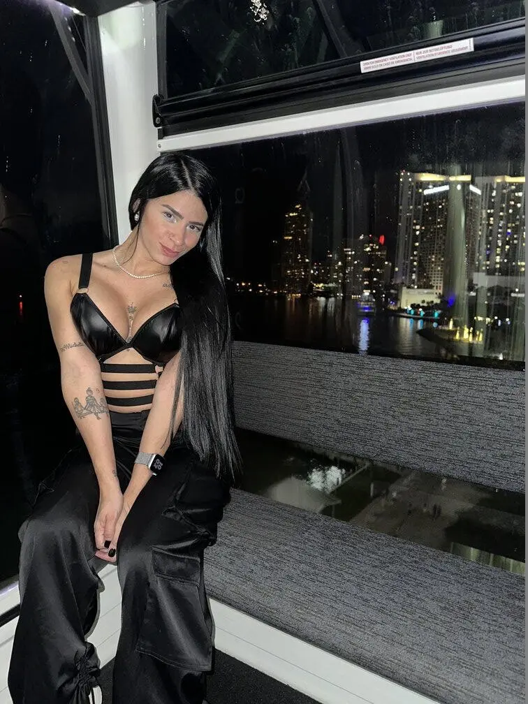Escort Model Valeria - 4