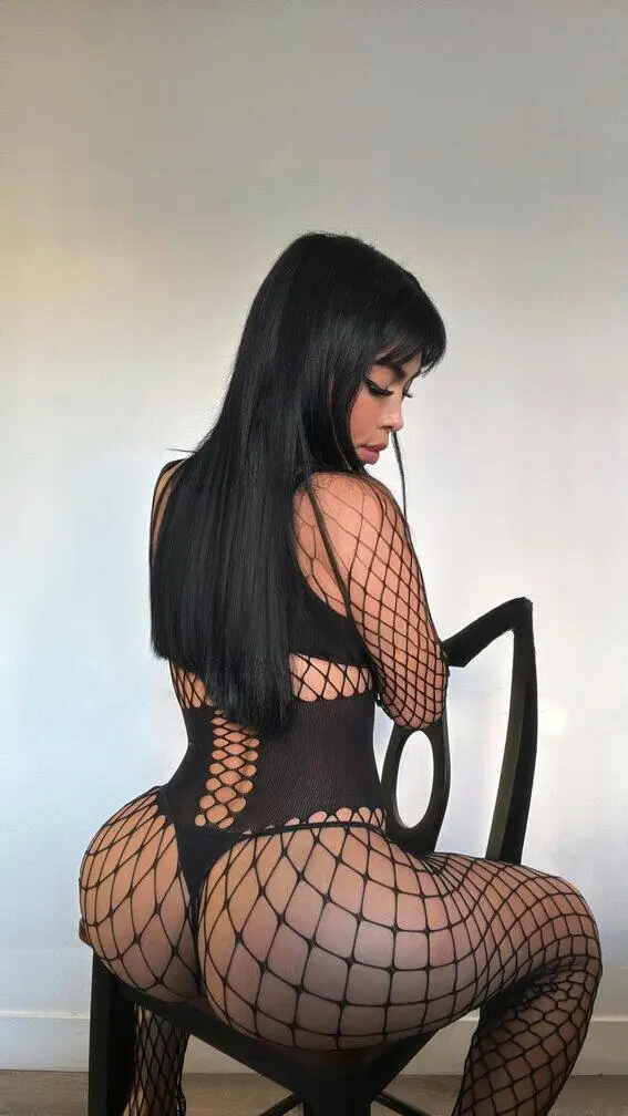 Escort Model Valerie - 3