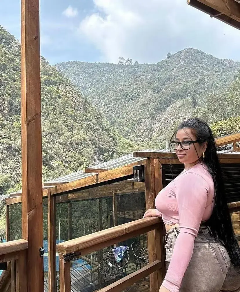 Escort Model Vanessa Raygoza - 2