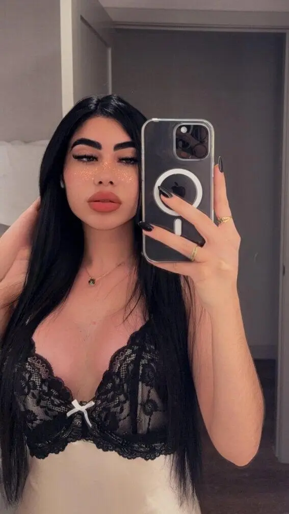 Escort Model Victoria