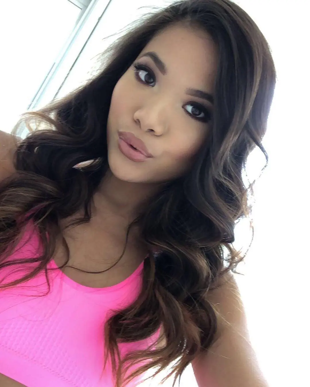 Escort Model Vina Skyy