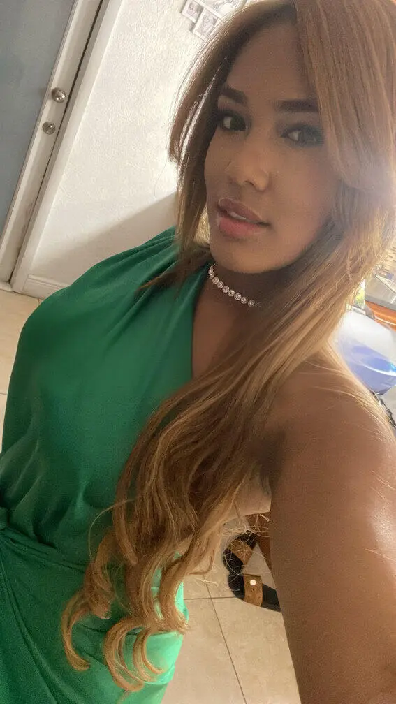 Escort Model Yailin - 4