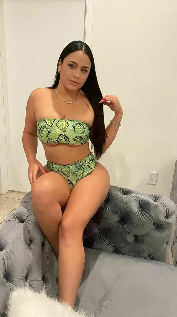 Escort Model Yen - 2