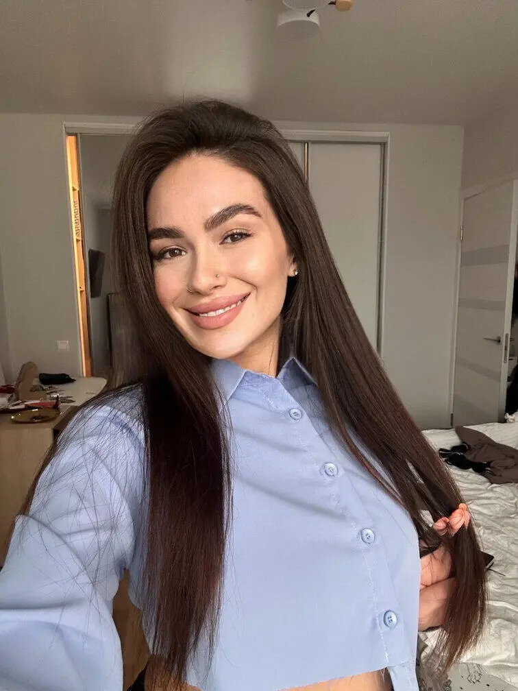Escort Model Zara - 4