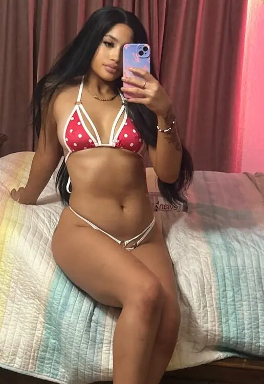 Escort Model ZoeySummers - 11